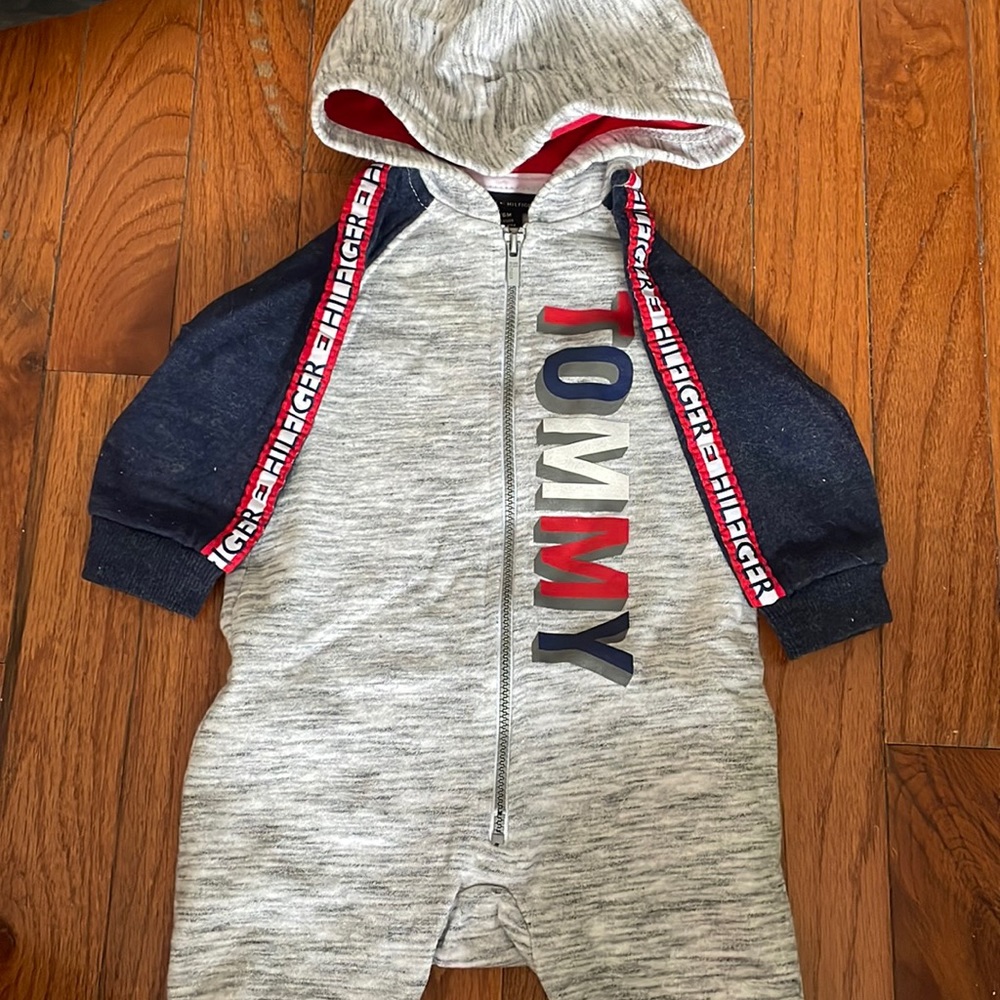 TOMMY HILFIGER